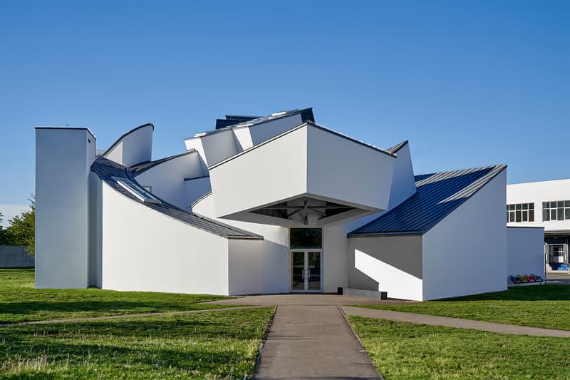 Nike Vitra Design Museum First Museum Exhibition Glenn Adamson Air Max Flyknit Tinker Hatfield Eric Avar Marc Newson Comme des Garçons Virgil Abloh